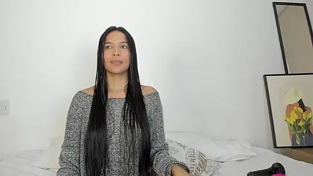 Snapshot of rouse_4 chatting on 10/24/25, 10:50 rouse 4 online show from 10/24/25, 10:50