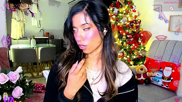 Snapshot of Issa_cooper chatting on 12/13/24, 04:33 Issa cooper online show from 12/13/24, 04:33