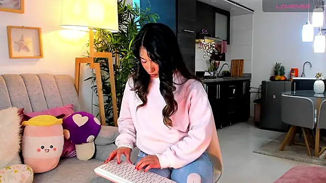 Snapshot of Issa_cooper chatting on 10/10/25, 12:20 Issa cooper online show from 10/10/25, 12:20