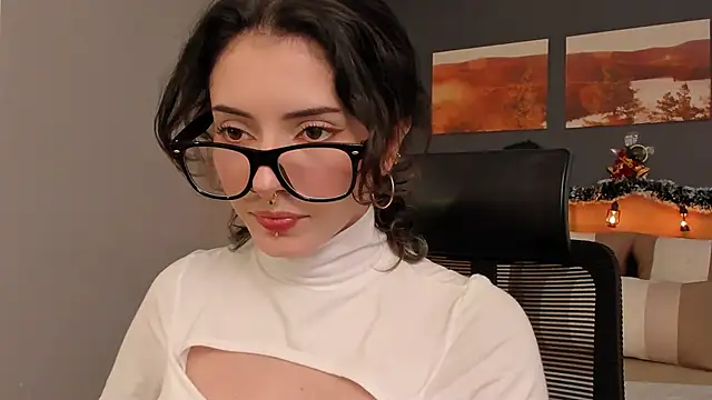 LiliJones  online show from 12/09/24, 04:37