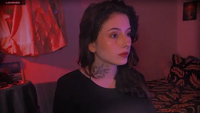 LiliJones  online show from 03/27/26, 07:24