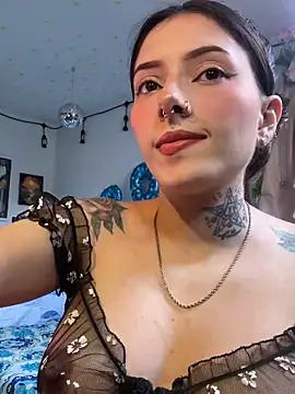 LiliJones  online show from 05/15/26, 06:48
