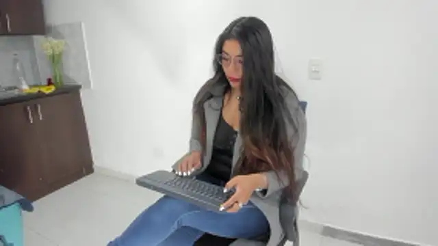 Luna Dumont online show from 01/09/26, 11:24