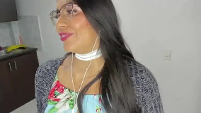 Snapshot of Luna_Dumont chatting on 03/21/26, 11:04 Luna Dumont online show from 03/21/26, 11:04