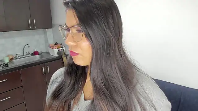 Snapshot of Luna_Dumont chatting on 03/29/26, 10:59 Luna Dumont online show from 03/29/26, 10:59