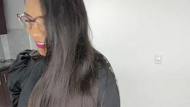 Snapshot of Luna_Dumont chatting on 04/10/26, 11:15 Luna Dumont online show from 04/10/26, 11:15