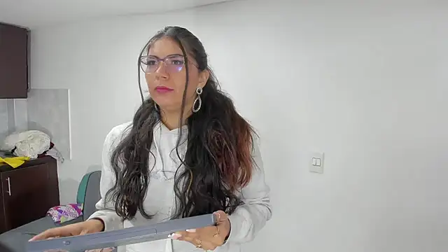 Luna Dumont online show from 05/02/26, 11:04