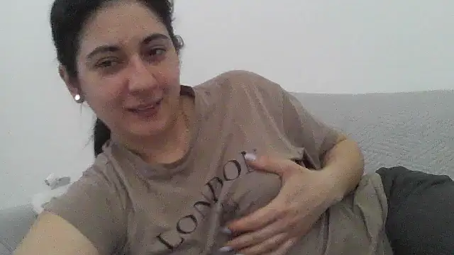 Snapshot of davenmichelle00 chatting on 04/05/26, 05:15 davenmichelle00 online show from 04/05/26, 05:15