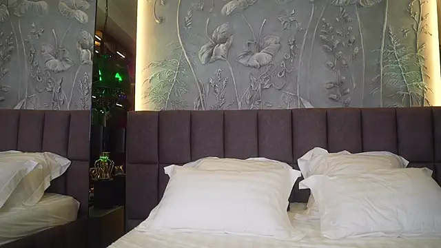 Snapshot of eva_fashionista chatting on 01/13/25, 03:56 eva fashionista online show from 01/13/25, 03:56