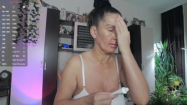 SheilaRyan online show from 02/15/26, 04:42