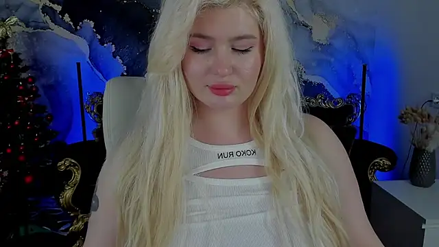 CocoSecretss online show from 12/21/24, 11:01