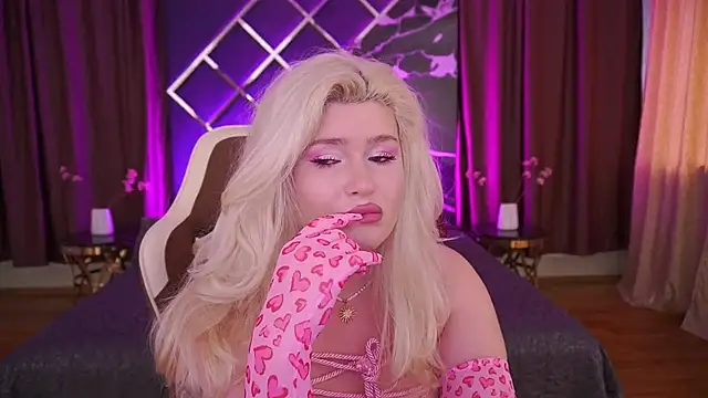 Snapshot of CocoSecretss chatting on 02/25/26, 07:18 CocoSecretss online show from 02/25/26, 07:18