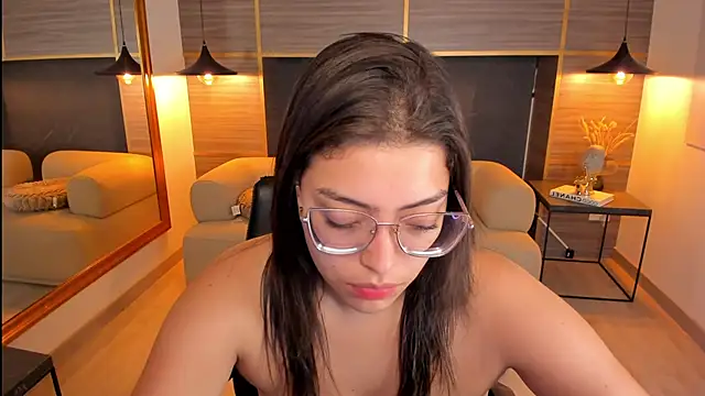 Snapshot of Dollar-girl chatting on 04/19/26, 06:10 Dollar-girl online show from 04/19/26, 06:10