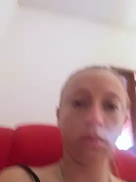 bialinda12 online show from 03/18/26, 02:09