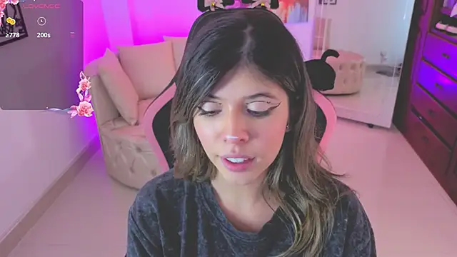 NATAASHA    online show from 12/01/25, 04:06