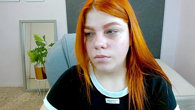 lucie nicolls online show from 12/02/24, 08:22