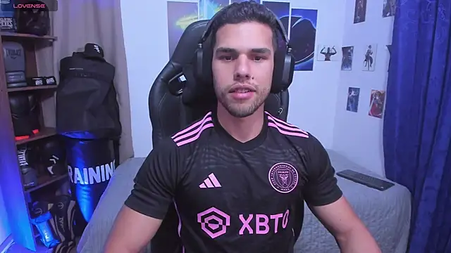 Snapshot of JacobKirito chatting on 10/14/25, 02:01 JacobKirito online show from 10/14/25, 02:01