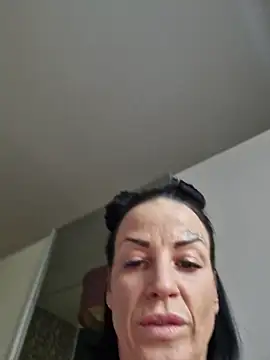 Snapshot of EmilyDiazofficial chatting on 01/18/26, 01:37 EmilyDiazofficial online show from 01/18/26, 01:37