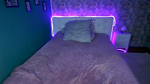 Snapshot of EmilyDiazofficial chatting on 02/05/26, 04:00 EmilyDiazofficial online show from 02/05/26, 04:00