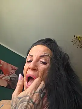 EmilyDiazofficial online show from 05/25/26, 07:25