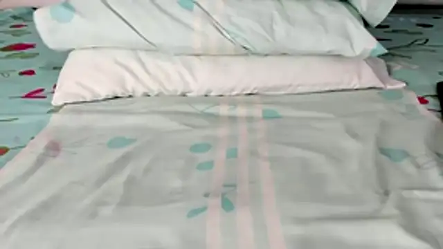 Snapshot of maybelline69 chatting on 02/25/26, 07:45 maybelline69 online show from 02/25/26, 07:45