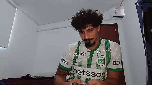 milkoffe online show from 02/12/26, 01:06