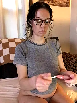 SidneyRaee online show from 11/04/25, 05:12