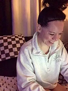 SidneyRaee online show from 11/26/25, 01:23