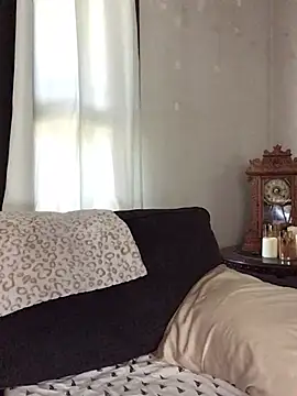 SidneyRaee online show from 04/22/26, 05:47