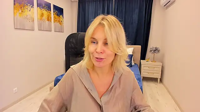 Snapshot of Sinty_Devis chatting on 01/13/25, 02:42 Sinty Devis online show from 01/13/25, 02:42