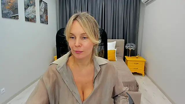 Snapshot of Sinty_Devis chatting on 02/20/25, 05:51 Sinty Devis online show from 02/20/25, 05:51