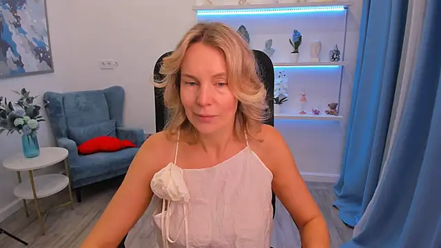 Sinty Devis online show from 07/15/26, 04:29