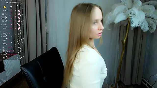 Snapshot of Mad1en chatting on 01/13/25, 05:55 Mad1en online show from 01/13/25, 05:55