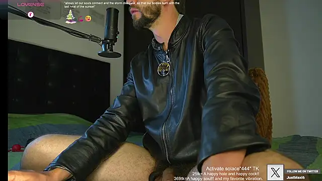 Snapshot of just_maxii chatting on 02/13/25, 12:57 just maxii online show from 02/13/25, 12:57