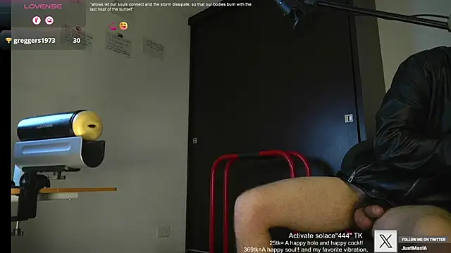 Snapshot of just_maxii chatting on 03/03/25, 12:59 just maxii online show from 03/03/25, 12:59