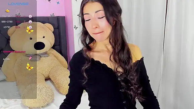 Snapshot of SophiaLiu chatting on 01/22/25, 11:32 SophiaLiu online show from 01/22/25, 11:32