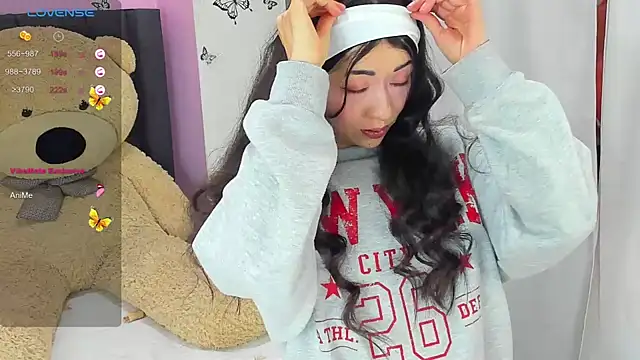 Snapshot of SophiaLiu chatting on 01/30/25, 01:11 SophiaLiu online show from 01/30/25, 01:11