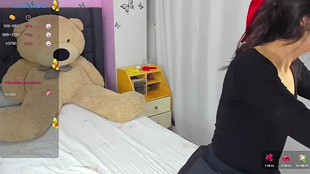 Snapshot of SophiaLiu chatting on 02/01/25, 11:48 SophiaLiu online show from 02/01/25, 11:48