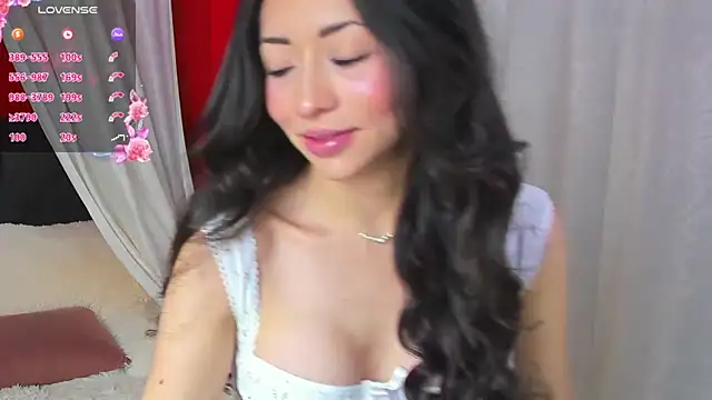 Snapshot of SophiaLiu chatting on 10/21/25, 02:29 SophiaLiu online show from 10/21/25, 02:29