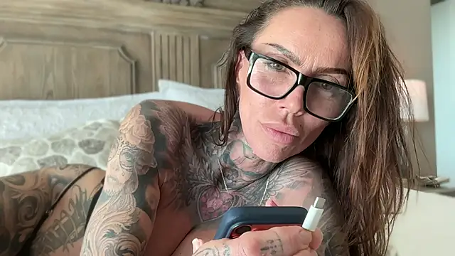 Snapshot of KadaLove69 chatting on 02/17/26, 11:11 KadaLove69 online show from 02/17/26, 11:11