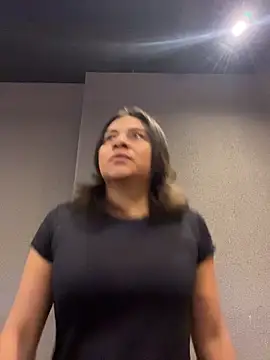 Snapshot of Nina-Eros1 chatting on 11/28/25, 03:36 Nina-Eros1 online show from 11/28/25, 03:36