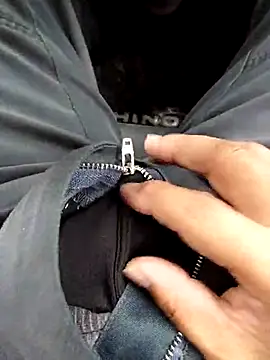 Snapshot of mjiyk1130 chatting on 03/04/25, 04:27 mjiyk1130 online show from 03/04/25, 04:27