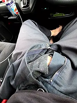 Snapshot of mjiyk1130 chatting on 09/10/25, 08:03 mjiyk1130 online show from 09/10/25, 08:03