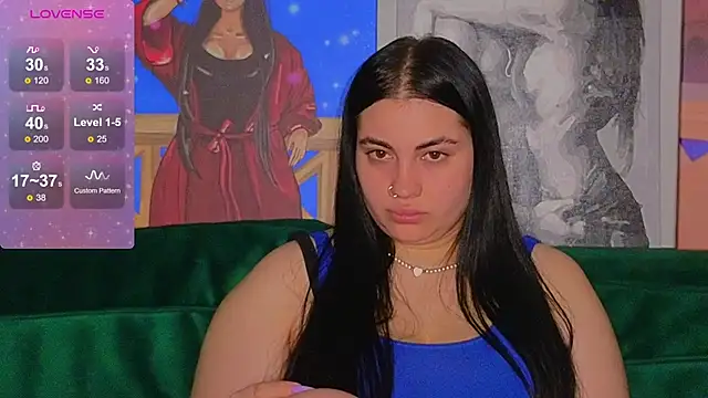 Snapshot of Nikki_Kardashian chatting on 12/11/24, 11:43 Nikki Kardashian online show from 12/11/24, 11:43