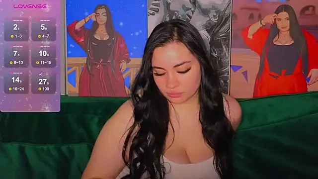 Snapshot of Nikki_Kardashian chatting on 12/27/24, 08:07 Nikki Kardashian online show from 12/27/24, 08:07