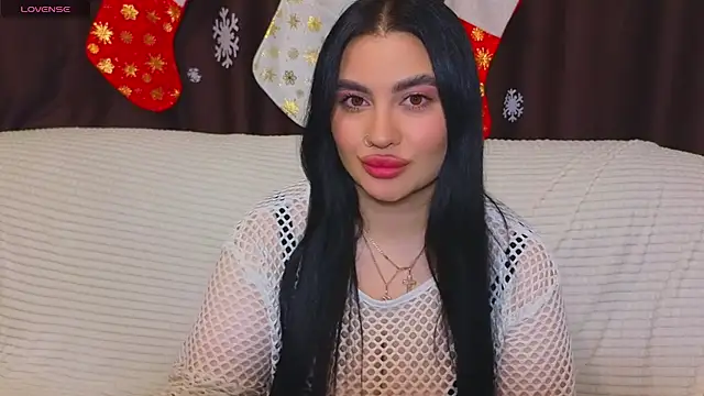 Snapshot of Nikki_Kardashian chatting on 01/13/25, 10:13 Nikki Kardashian online show from 01/13/25, 10:13