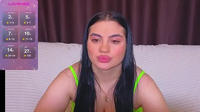 Snapshot of Nikki_Kardashian chatting on 02/06/25, 11:26 Nikki Kardashian online show from 02/06/25, 11:26