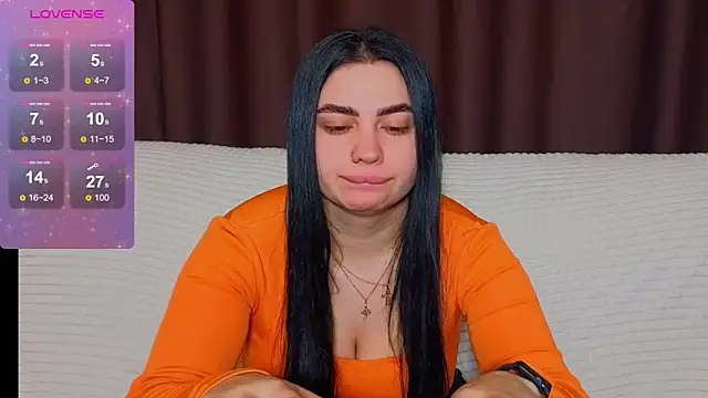 Snapshot of Nikki_Kardashian chatting on 02/10/25, 10:30 Nikki Kardashian online show from 02/10/25, 10:30