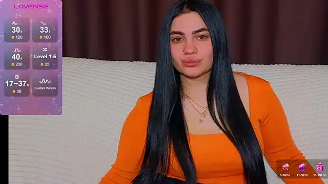 Snapshot of Nikki_Kardashian chatting on 02/11/25, 01:31 Nikki Kardashian online show from 02/11/25, 01:31