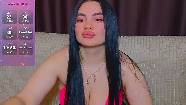 Snapshot of Nikki_Kardashian chatting on 03/07/25, 10:32 Nikki Kardashian online show from 03/07/25, 10:32